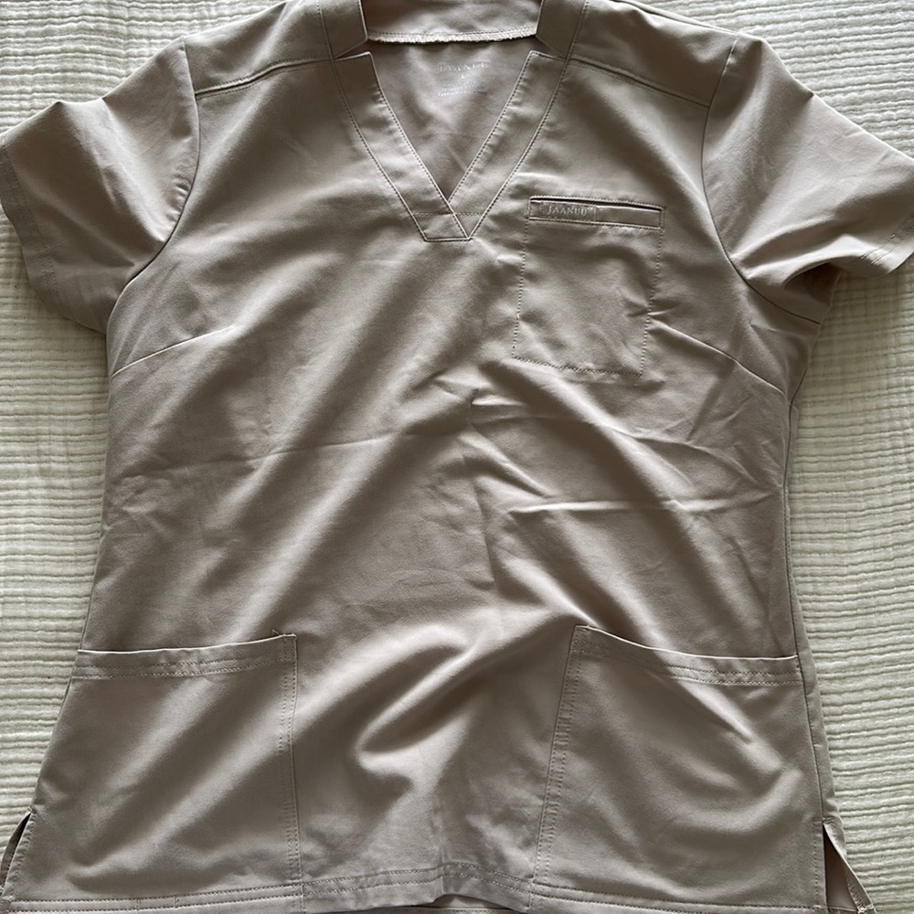 Large Jaanuu Beige scrub top